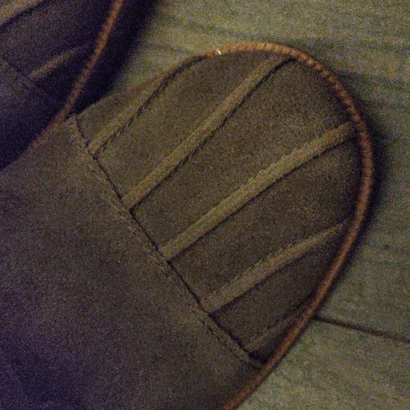 UGG "JAXON " #1095058 Heeled Ankle Boots - Picture 3 of 14